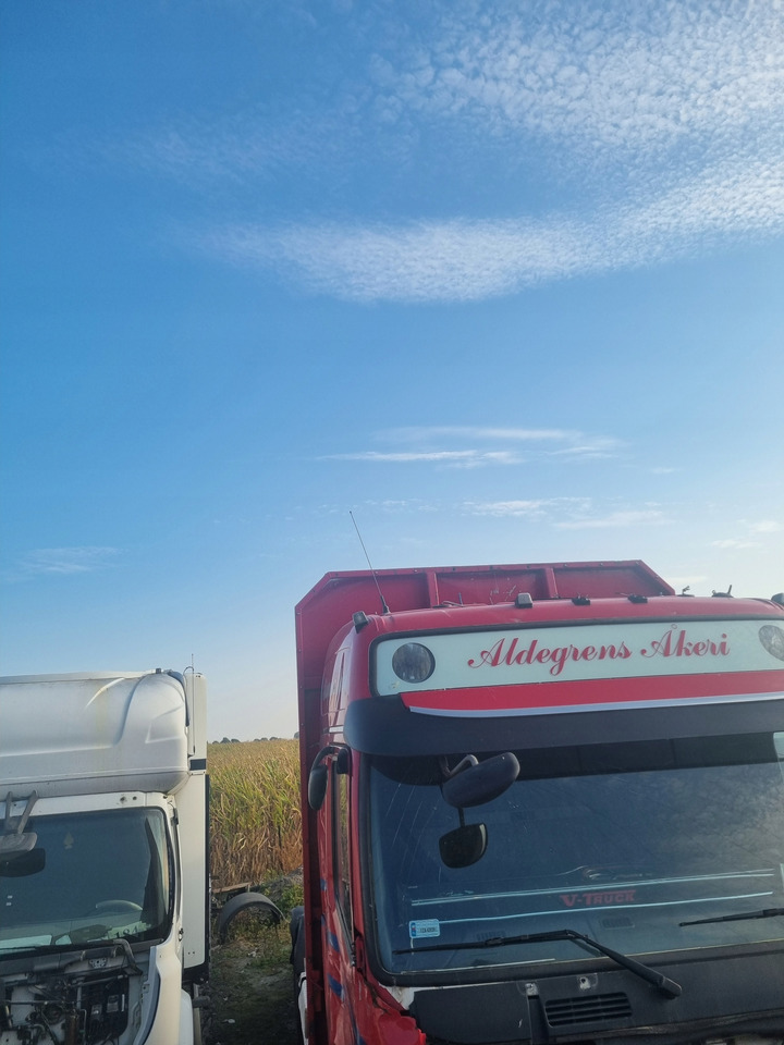 VOLVO BLENDA DASZEK OSŁONA PRZECIWSŁONECZNA MOCOWANIA VOLVO FH 13 16 LIFT - Zonneklep voor Vrachtwagen: afbeelding 3 VOLVO BLENDA DASZEK OSŁONA PRZECIWSŁONECZNA MOCOWANIA VOLVO FH 13 16 LIFT - Zonneklep voor Vrachtwagen: afbeelding 3