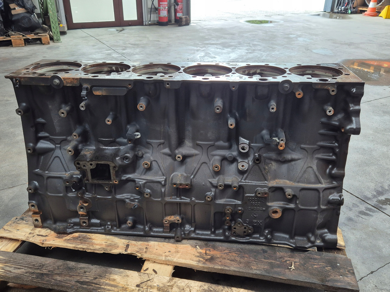 VOLVO BLOK SILNIKA RENAULT GAMA RANGE T EVO TURBOCOMPOUND VOLVO FH 5 D13K 2226825 K8 - Cilinderblok voor Vrachtwagen: afbeelding 2 VOLVO BLOK SILNIKA RENAULT GAMA RANGE T EVO TURBOCOMPOUND VOLVO FH 5 D13K 2226825 K8 - Cilinderblok voor Vrachtwagen: afbeelding 2