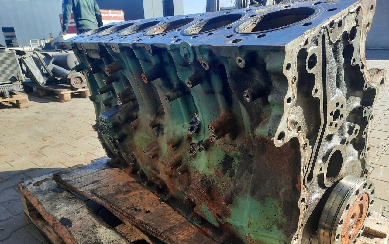 VOLVO BLOK SILNIKA SŁUPEK TŁOKI WAŁ VOLVO FH 4 D13K - Cilinderblok voor Vrachtwagen: afbeelding 2 VOLVO BLOK SILNIKA SŁUPEK TŁOKI WAŁ VOLVO FH 4 D13K - Cilinderblok voor Vrachtwagen: afbeelding 2