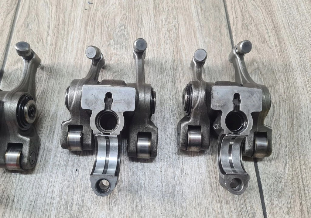 VOLVO - KLAWIATU RAZAWOROWA 21953319 P01 21796360 P02 - Motor en onderdelen: afbeelding 3 VOLVO - KLAWIATU RAZAWOROWA 21953319 P01 21796360 P02 - Motor en onderdelen: afbeelding 3