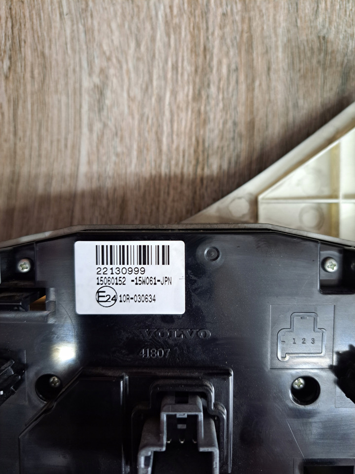 VOLVO PANEL NAWIEWU OGRZEWANIA KLIMATYZACJI VOLVO FH 4 FH 16 22130999 - Verwarming/ Ventilatie voor Vrachtwagen: afbeelding 3 VOLVO PANEL NAWIEWU OGRZEWANIA KLIMATYZACJI VOLVO FH 4 FH 16 22130999 - Verwarming/ Ventilatie voor Vrachtwagen: afbeelding 3