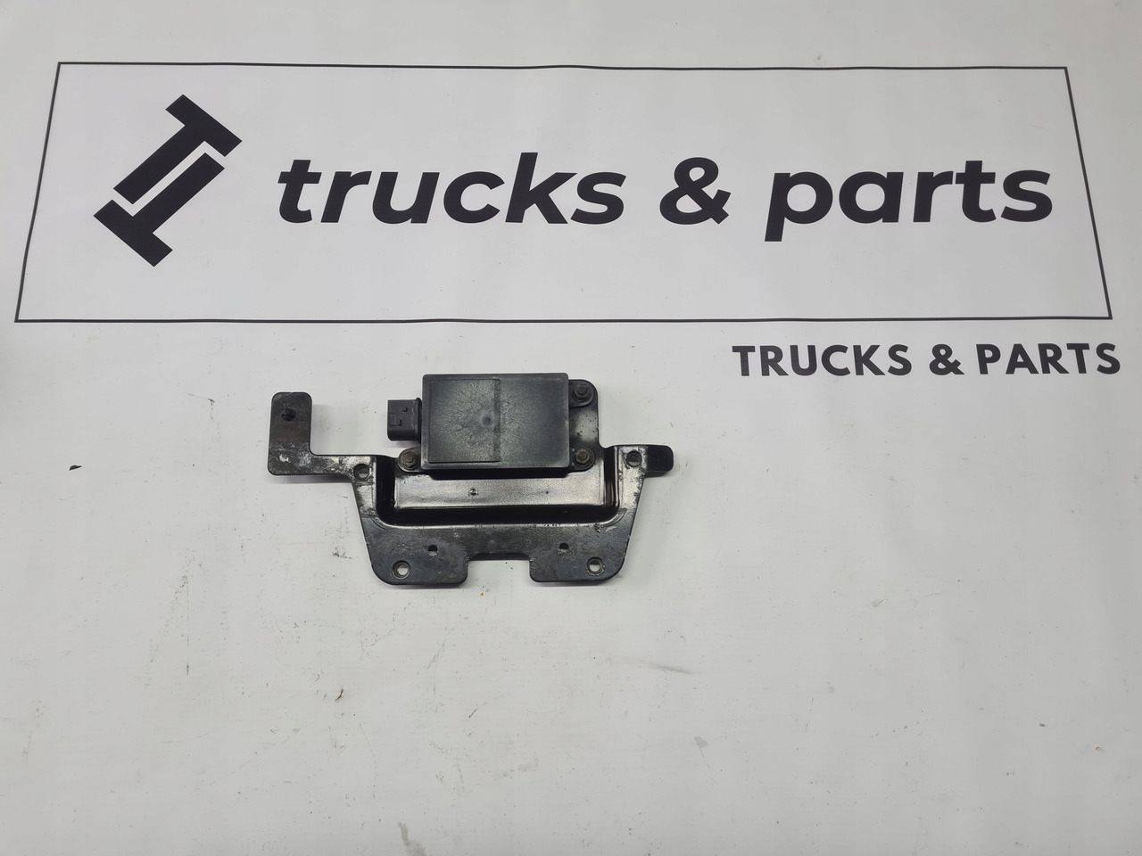 VOLVO RADAR DISTRONIK MOCOWANIE RENAULT GAMA T C K RANGE VOLVO FH 4 FM 4 FH 5 - Sensor voor Vrachtwagen: afbeelding 1 VOLVO RADAR DISTRONIK MOCOWANIE RENAULT GAMA T C K RANGE VOLVO FH 4 FM 4 FH 5 - Sensor voor Vrachtwagen: afbeelding 1