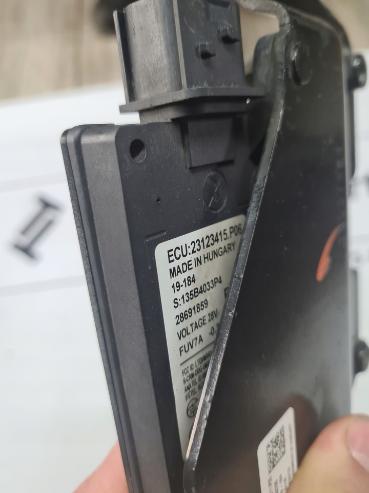 VOLVO RADAR DISTRONIK MOCOWANIE RENAULT GAMA T C K RANGE VOLVO FH 4 FM 4 FH 5 - Sensor voor Vrachtwagen: afbeelding 5 VOLVO RADAR DISTRONIK MOCOWANIE RENAULT GAMA T C K RANGE VOLVO FH 4 FM 4 FH 5 - Sensor voor Vrachtwagen: afbeelding 5