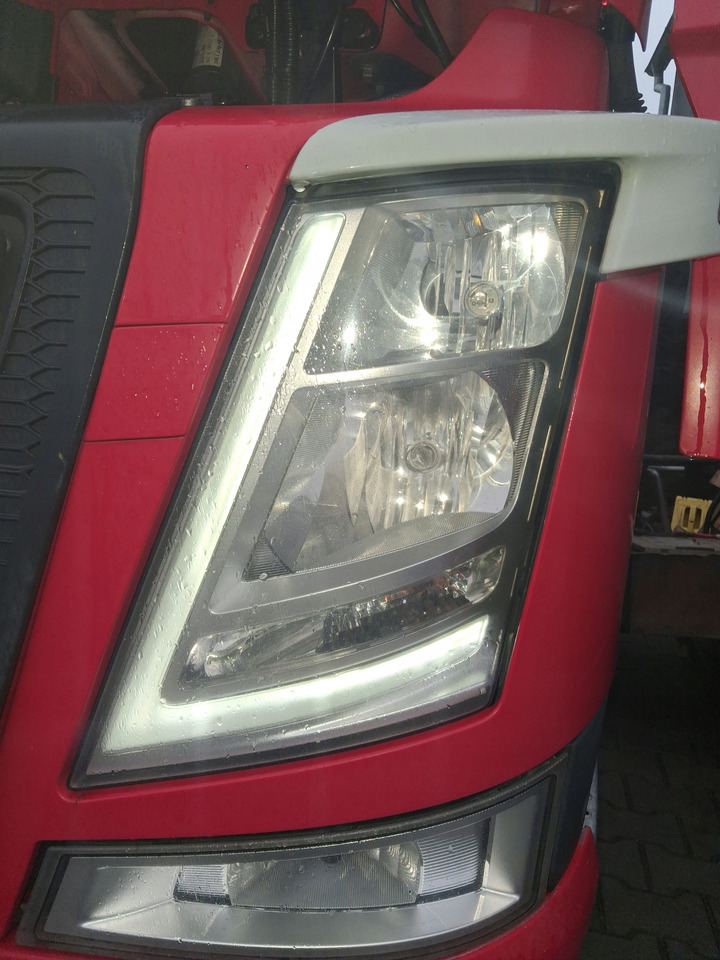 VOLVO REFLEKTOR LAMPA OKULAR LEWY KOMPLETNY VOLVO FM 4 - Koplamp voor Vrachtwagen: afbeelding 5 VOLVO REFLEKTOR LAMPA OKULAR LEWY KOMPLETNY VOLVO FM 4 - Koplamp voor Vrachtwagen: afbeelding 5