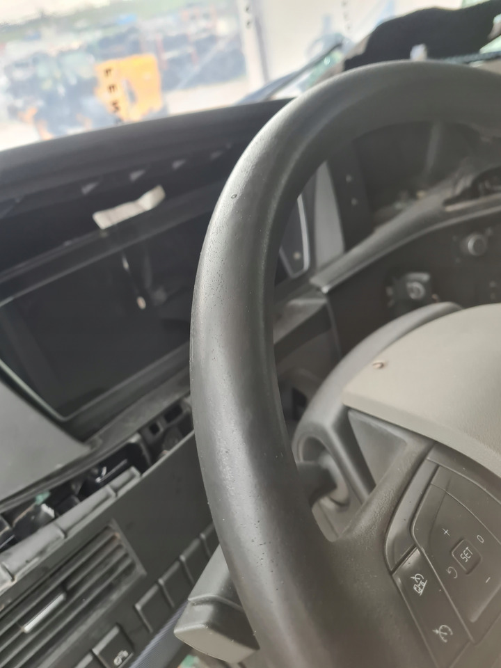 VOLVO WIELOFUNKCYJNA KOMPLETNA - Stuurwiel voor Vrachtwagen: afbeelding 4 VOLVO WIELOFUNKCYJNA KOMPLETNA - Stuurwiel voor Vrachtwagen: afbeelding 4