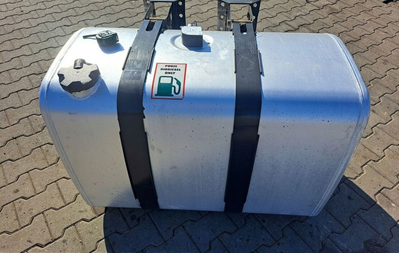 VOLVO ZBIORNIK PALIWA VOLVO FH 4 RENAULT GAMA 100/70/70 - Brandstoftank voor Vrachtwagen: afbeelding 1 VOLVO ZBIORNIK PALIWA VOLVO FH 4 RENAULT GAMA 100/70/70 - Brandstoftank voor Vrachtwagen: afbeelding 1