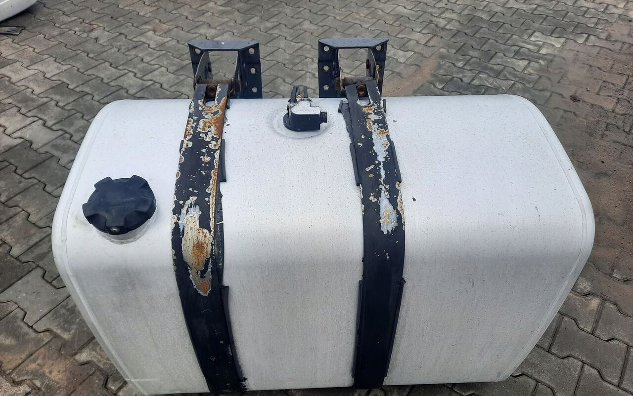 VOLVO ZBIORNIK PALIWA VOLVO FH FM 4 RENAULT GAMA RANGE T 100/70/70 20503505 - Brandstoftank voor Vrachtwagen: afbeelding 1 VOLVO ZBIORNIK PALIWA VOLVO FH FM 4 RENAULT GAMA RANGE T 100/70/70 20503505 - Brandstoftank voor Vrachtwagen: afbeelding 1