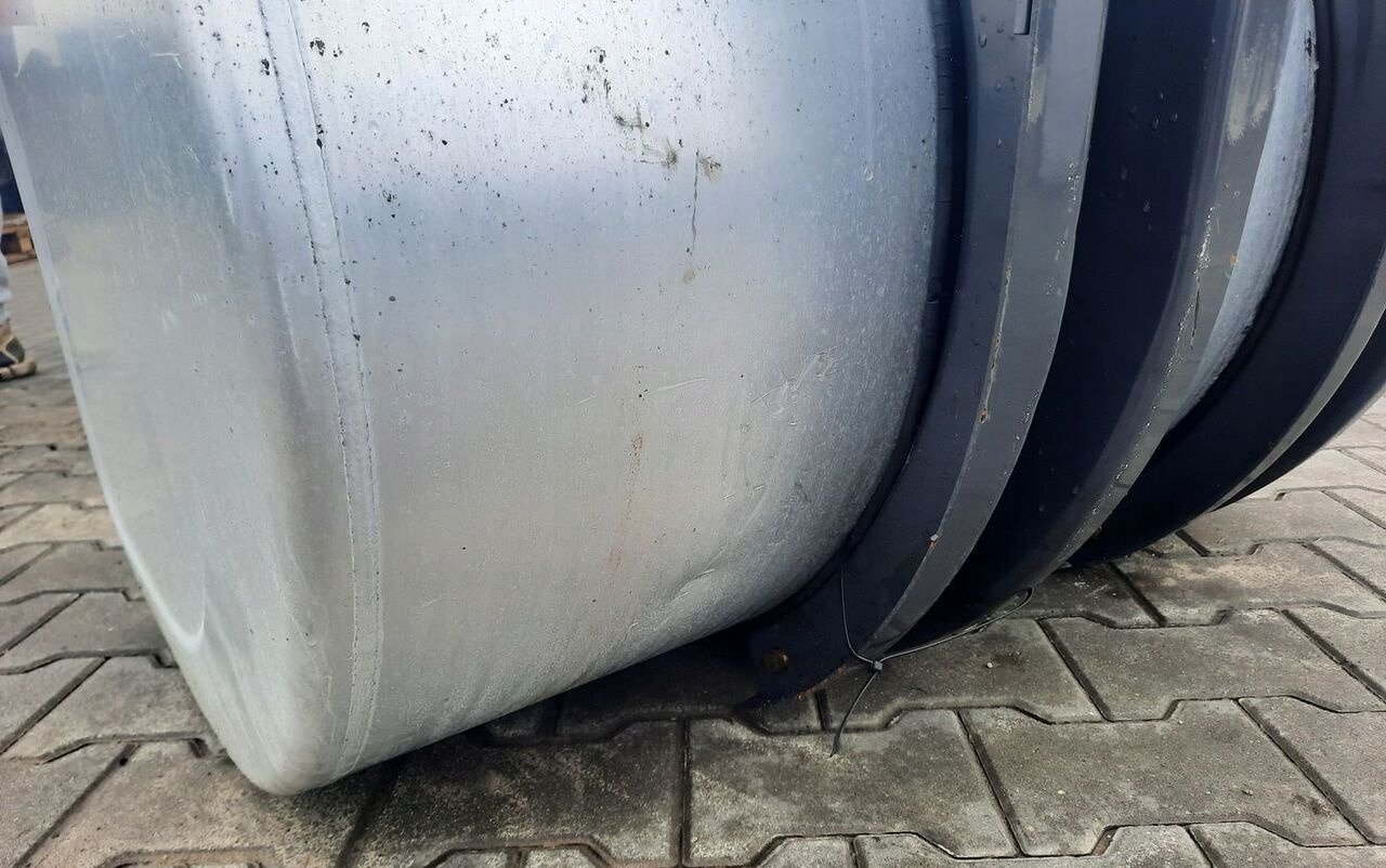 VOLVO ZBIORNIK PALIWA VOLVO FH FM 4 RENAULT GAMA RANGE T 100/70/70 20503505 - Brandstoftank voor Vrachtwagen: afbeelding 5 VOLVO ZBIORNIK PALIWA VOLVO FH FM 4 RENAULT GAMA RANGE T 100/70/70 20503505 - Brandstoftank voor Vrachtwagen: afbeelding 5