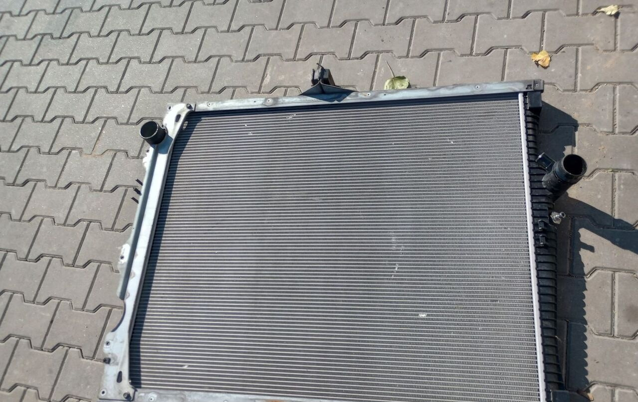 Volvo CHŁODNICA WODY CIECZY VOLVO FH 4 RENAULT GAMA T - Radiateur voor Vrachtwagen: afbeelding 1 Volvo CHŁODNICA WODY CIECZY VOLVO FH 4 RENAULT GAMA T - Radiateur voor Vrachtwagen: afbeelding 1