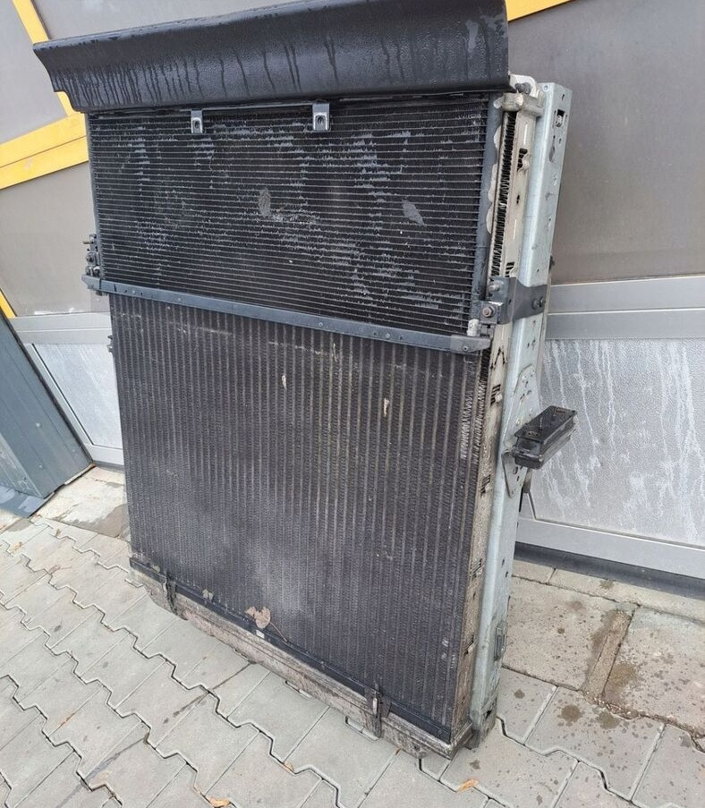 Volvo KOMPLET CHŁODNICA RENAULT GAMA T VOLVO FH 4 DTI 13 - Radiateur voor Vrachtwagen: afbeelding 1 Volvo KOMPLET CHŁODNICA RENAULT GAMA T VOLVO FH 4 DTI 13 - Radiateur voor Vrachtwagen: afbeelding 1