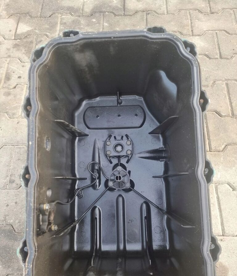 Volvo MISA SILNIKA FH FM 13 D13 - Carterpan voor Vrachtwagen: afbeelding 5 Volvo MISA SILNIKA FH FM 13 D13 - Carterpan voor Vrachtwagen: afbeelding 5