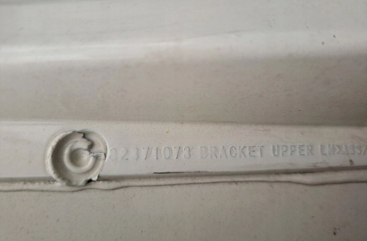 Volvo OWIEWKA LEWA ZAKABINOWY STELAŻ FH 4 FH 5 82371073 Volvo VOLVO FH 4 FH 5 - Aerokit/ Spoiler voor Vrachtwagen: afbeelding 4 Volvo OWIEWKA LEWA ZAKABINOWY STELAŻ FH 4 FH 5 82371073 Volvo VOLVO FH 4 FH 5 - Aerokit/ Spoiler voor Vrachtwagen: afbeelding 4