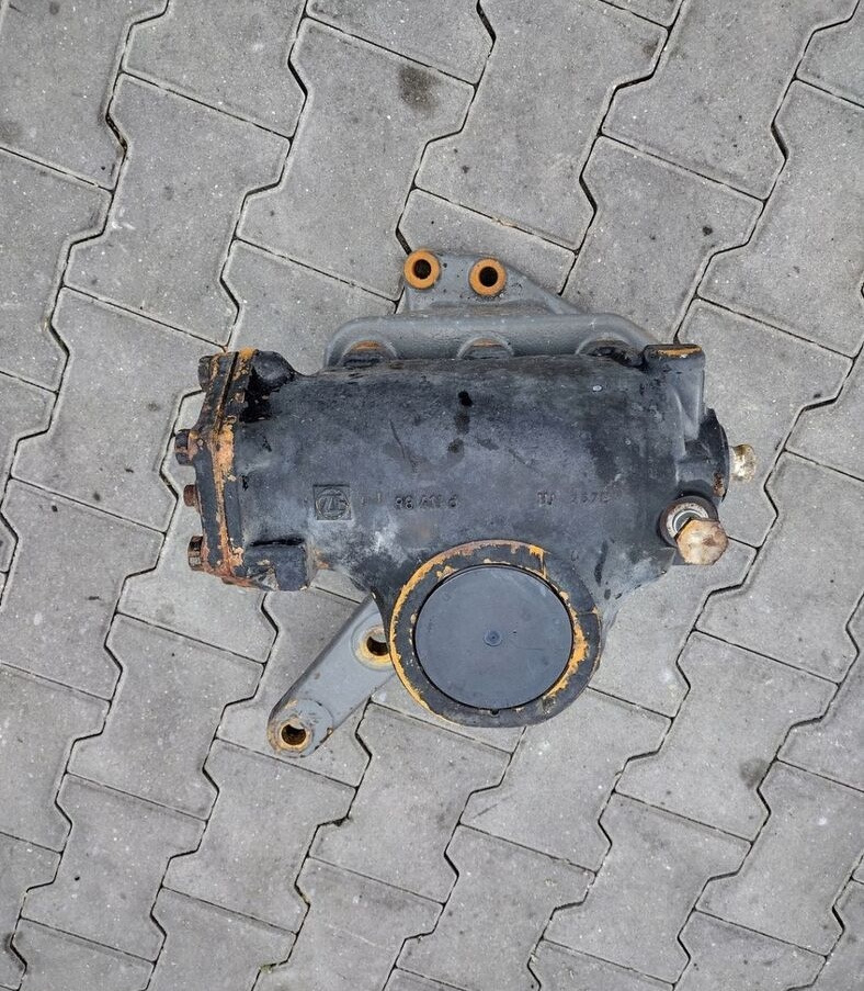 ZF KOLUMNA KIEROWNICZA OSI SKRĘTNEJ VOLVO FH FM 6X2 - Stuurhuis voor Vrachtwagen: afbeelding 4 ZF KOLUMNA KIEROWNICZA OSI SKRĘTNEJ VOLVO FH FM 6X2 - Stuurhuis voor Vrachtwagen: afbeelding 4