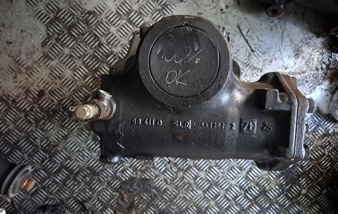 ZF KOLUMNA PRZEKŁADNIA KIEROWNICZA VOLVO FH FM 9 12 13 - Stuurhuis voor Vrachtwagen: afbeelding 1 ZF KOLUMNA PRZEKŁADNIA KIEROWNICZA VOLVO FH FM 9 12 13 - Stuurhuis voor Vrachtwagen: afbeelding 1