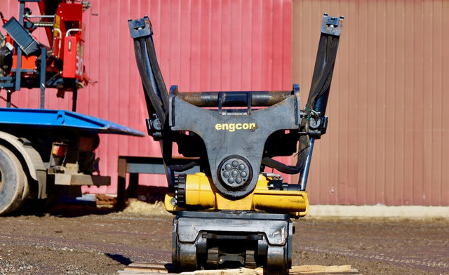 EngconEngcon EC233S-QS80-SS10 - Draaikantelstuk: afbeelding 3 EngconEngcon EC233S-QS80-SS10 - Draaikantelstuk: afbeelding 3