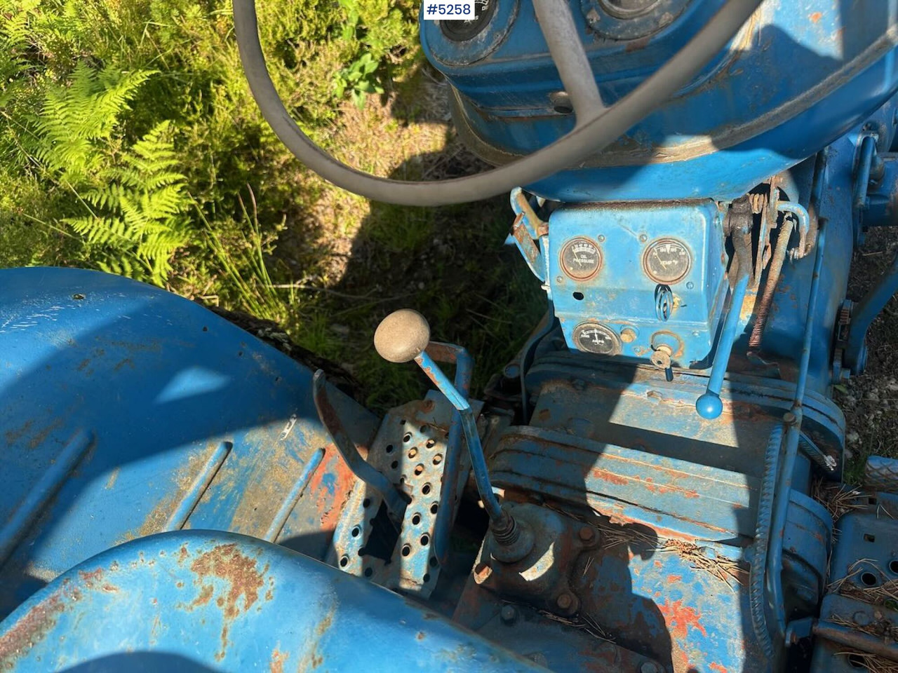 Tractor 1963 Fordson Major 4x4 with splitter gearbox, Ako winch, and tire chains. SEE VIDEO.: afbeelding 14