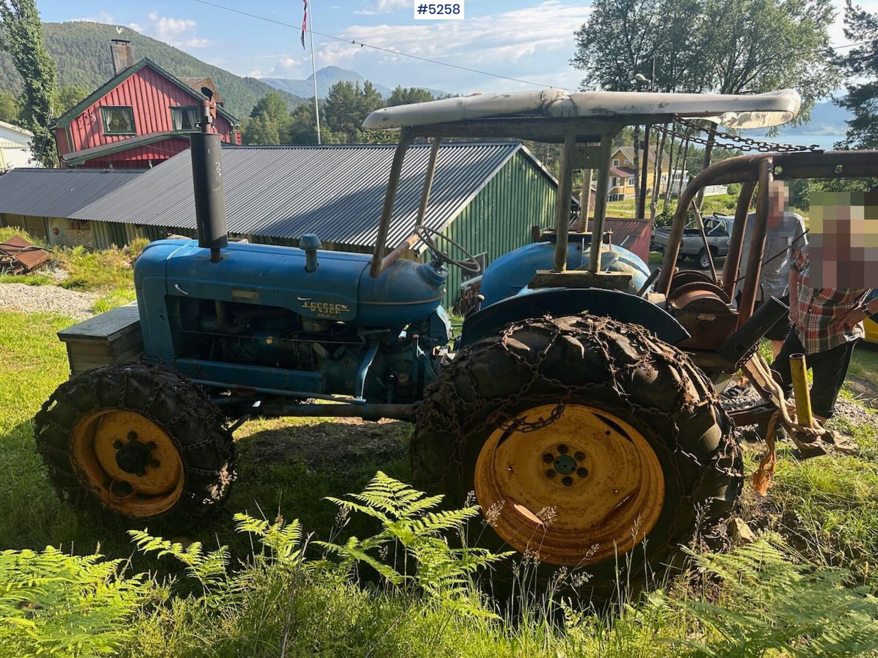 Tractor 1963 Fordson Major 4x4 with splitter gearbox, Ako winch, and tire chains. SEE VIDEO.: afbeelding 6