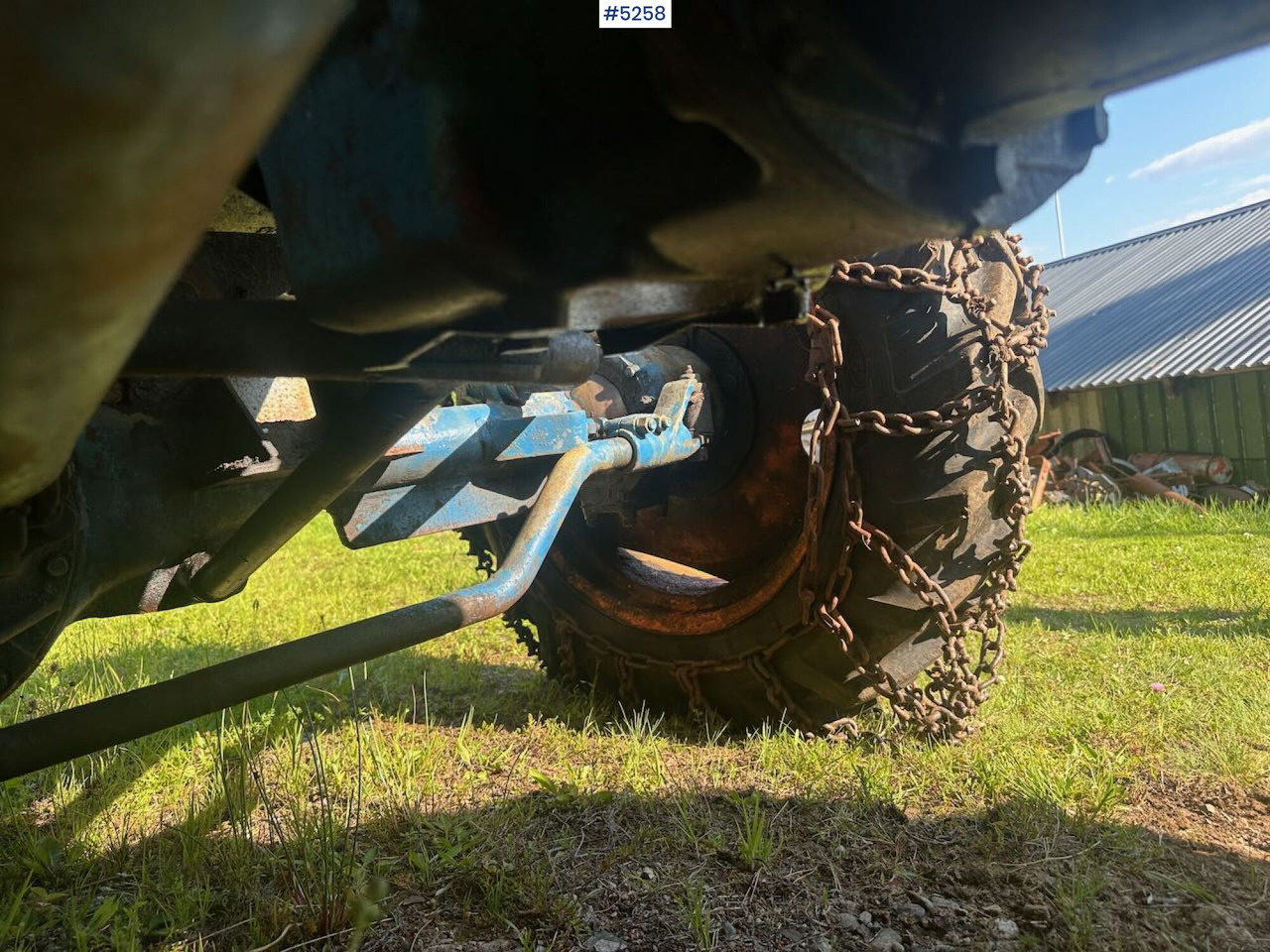Tractor 1963 Fordson Major 4x4 with splitter gearbox, Ako winch, and tire chains. SEE VIDEO.: afbeelding 11