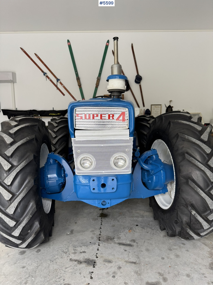 Leasing 1966 Ford County 654 Tractor 1966 Ford County 654 Tractor: afbeelding 7 Leasing 1966 Ford County 654 Tractor 1966 Ford County 654 Tractor: afbeelding 7