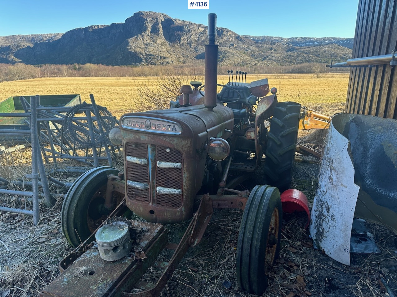 Leasing  1971 FORD SUPER-DEXTA w/ Hymas 21 excavator and 2 buckets. 1971 FORD SUPER-DEXTA w/ Hymas 21 excavator and 2 buckets.: afbeelding 10