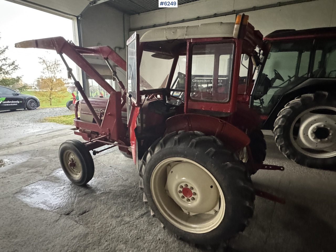 1973 International 444 w/ Bjørnerud loader and bucket. WATCH VIDEO - Tractor: afbeelding 3 1973 International 444 w/ Bjørnerud loader and bucket. WATCH VIDEO - Tractor: afbeelding 3