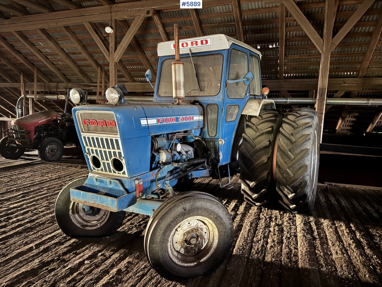 1975 Ford 5000 w/ Twin Wheels - Tractor: afbeelding 1 1975 Ford 5000 w/ Twin Wheels - Tractor: afbeelding 1