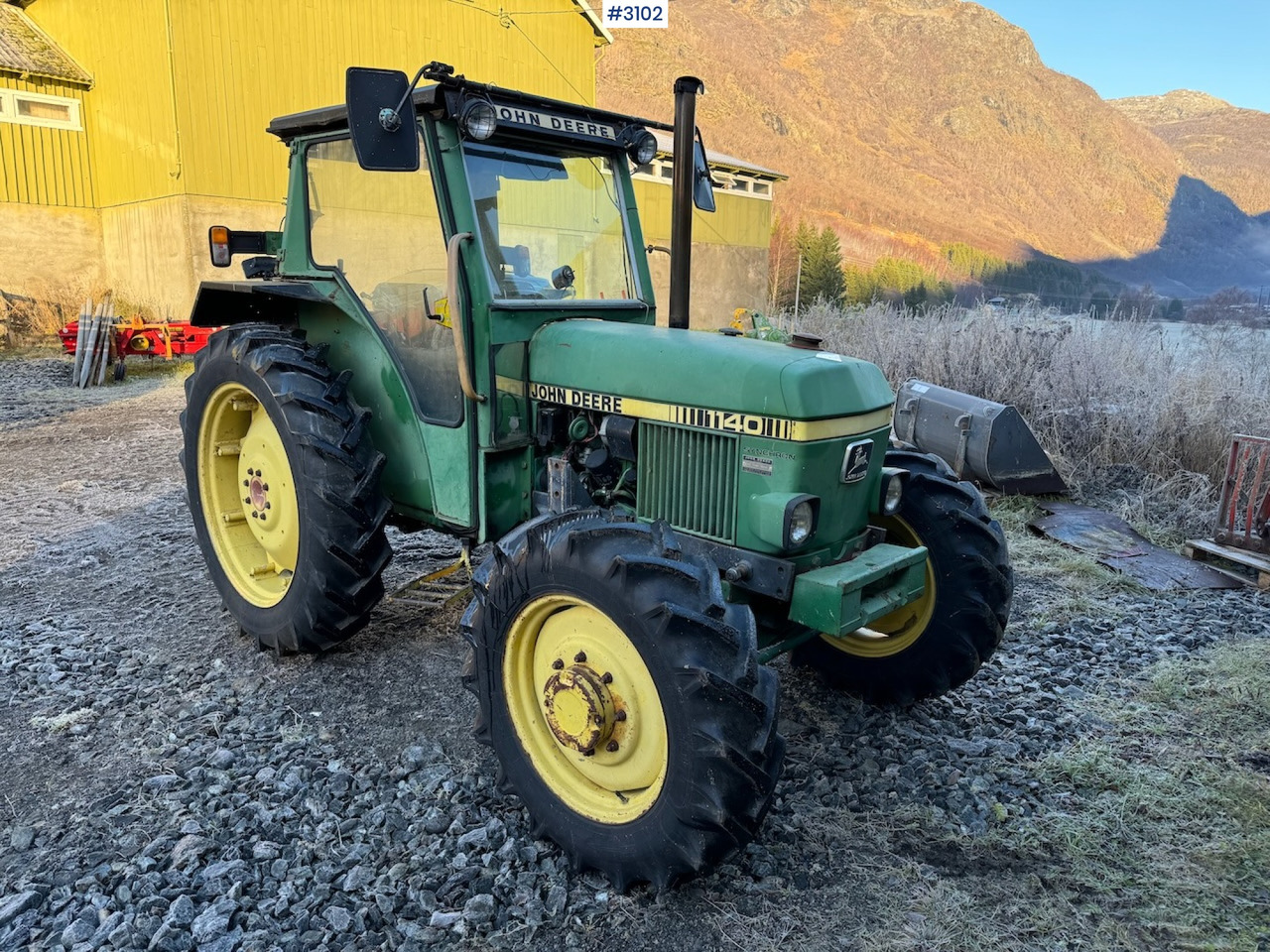 1981 John Deere 1140 Synchron with front loader - Tractor: afbeelding 1 1981 John Deere 1140 Synchron with front loader - Tractor: afbeelding 1