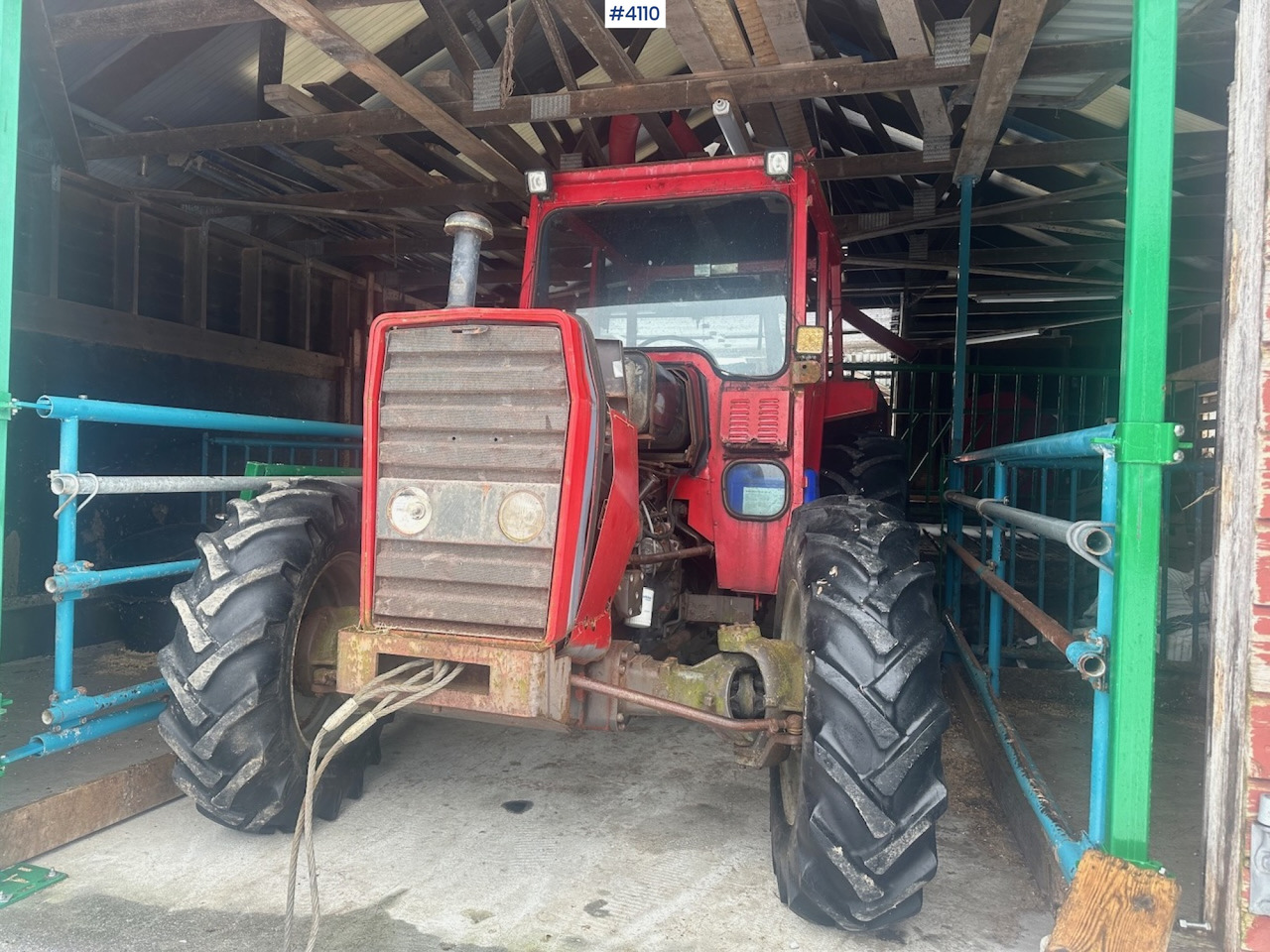 1982 Massey-Ferguson 265 traktor w/ chains, a new radiator is included - Tractor: afbeelding 2 1982 Massey-Ferguson 265 traktor w/ chains, a new radiator is included - Tractor: afbeelding 2