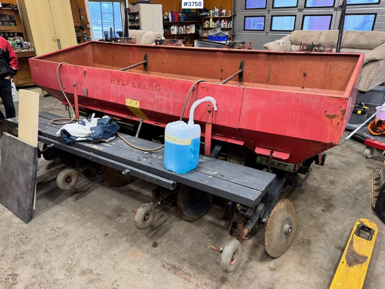 1985 Hylleberg 442 potato planter - Aardappelpootmachine: afbeelding 4 1985 Hylleberg 442 potato planter - Aardappelpootmachine: afbeelding 4