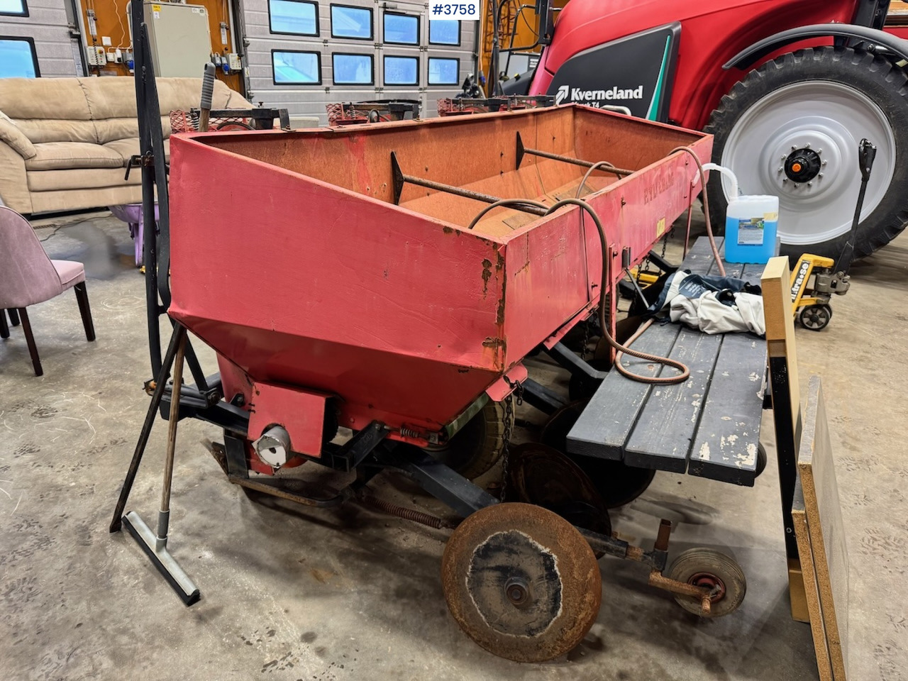 1985 Hylleberg 442 potato planter - Aardappelpootmachine: afbeelding 3 1985 Hylleberg 442 potato planter - Aardappelpootmachine: afbeelding 3