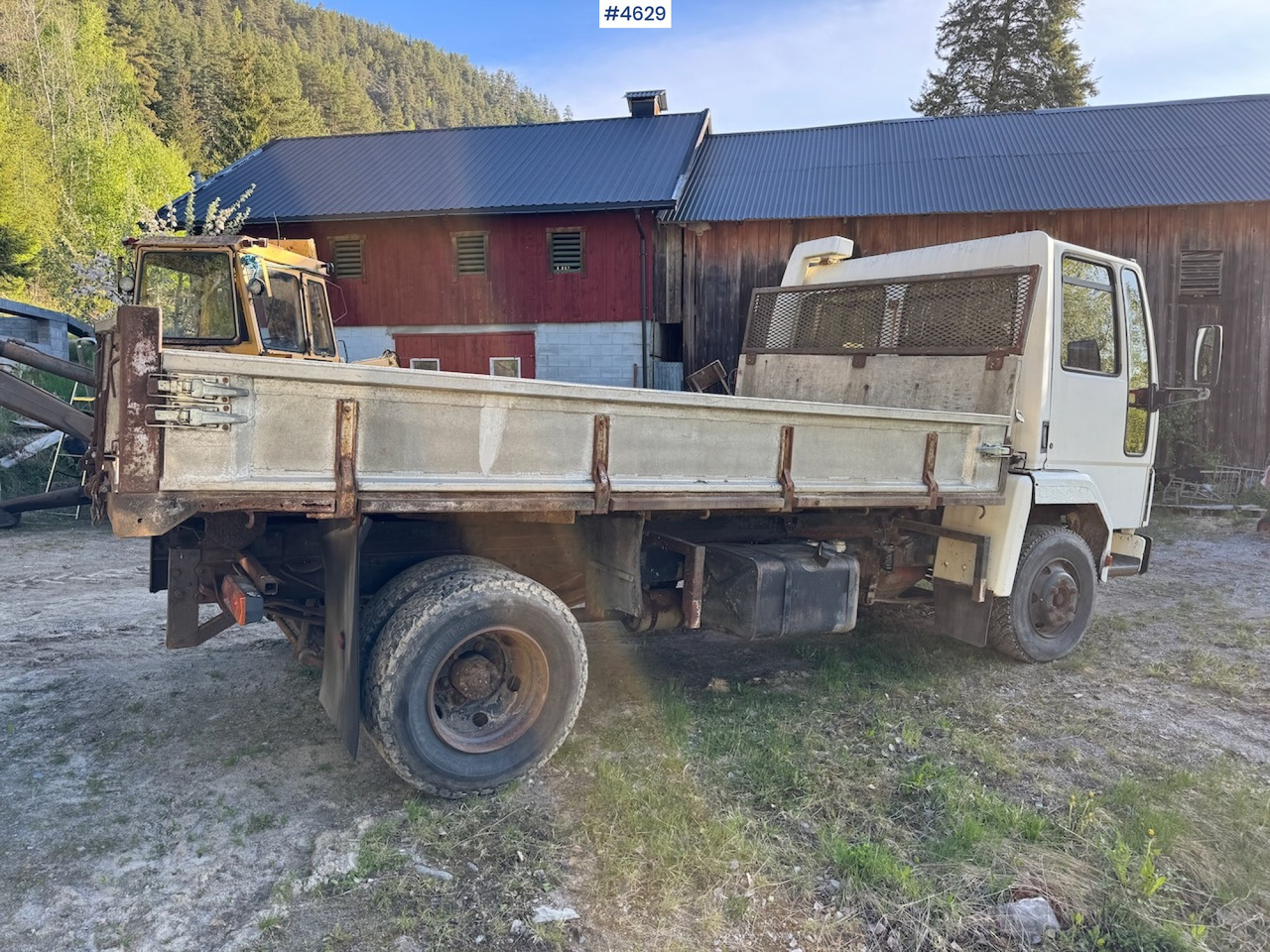1986 Ford Cargo 0813 - Vrachtwagen met open laadbak: afbeelding 2 1986 Ford Cargo 0813 - Vrachtwagen met open laadbak: afbeelding 2
