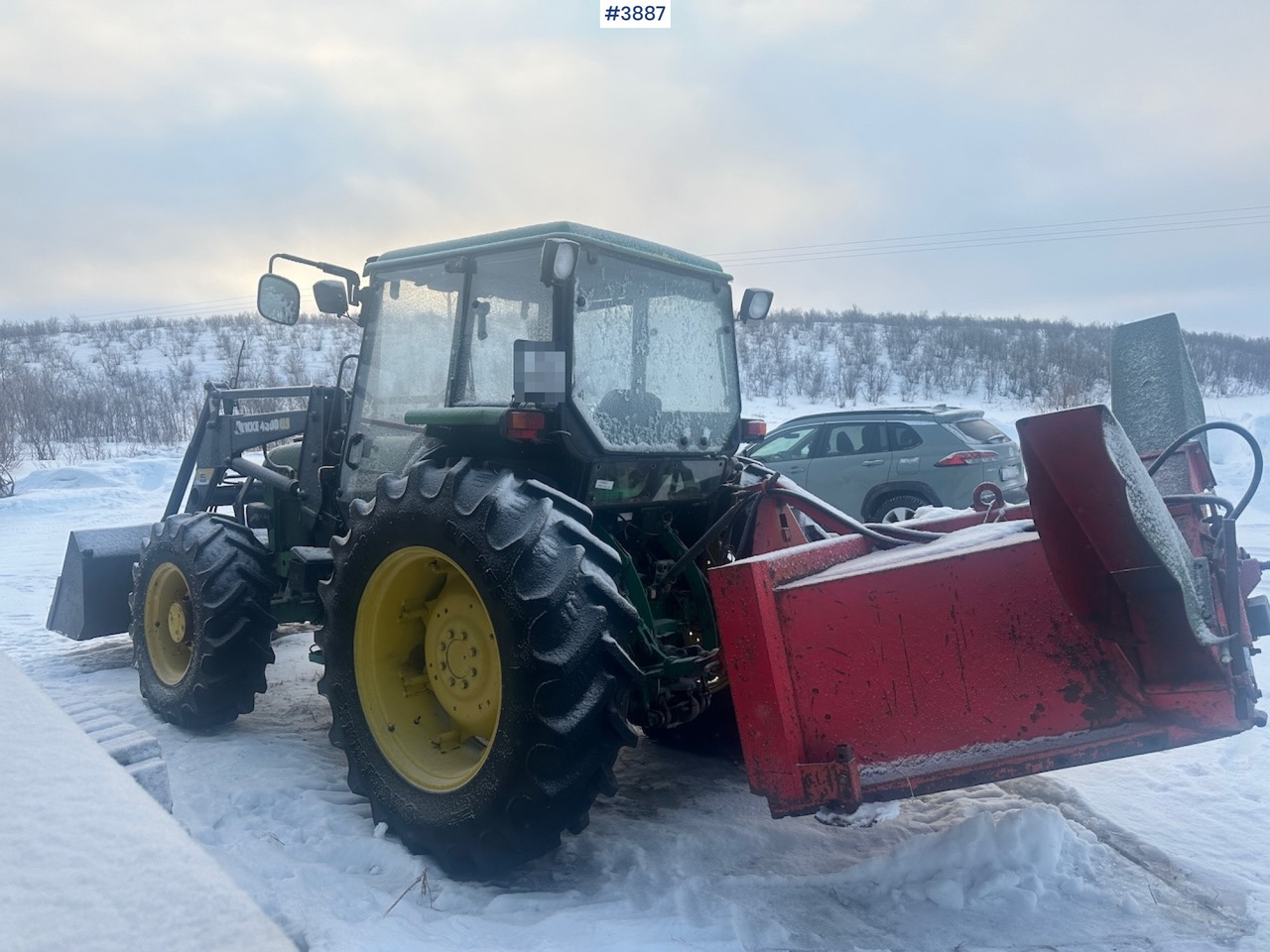 1987 John Deere Power Synchron 2450 4x4 w/ Quicke 4300 front loader, snow blower and gravel bucket. WATCH VIDEO. - Tractor: afbeelding 5 1987 John Deere Power Synchron 2450 4x4 w/ Quicke 4300 front loader, snow blower and gravel bucket. WATCH VIDEO. - Tractor: afbeelding 5