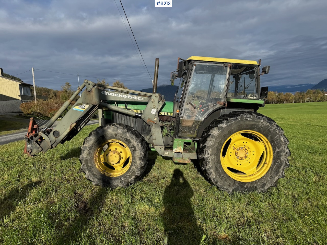 1990 John Deere 2850 Power Synchron w/ front loader. - Tractor: afbeelding 1 1990 John Deere 2850 Power Synchron w/ front loader. - Tractor: afbeelding 1