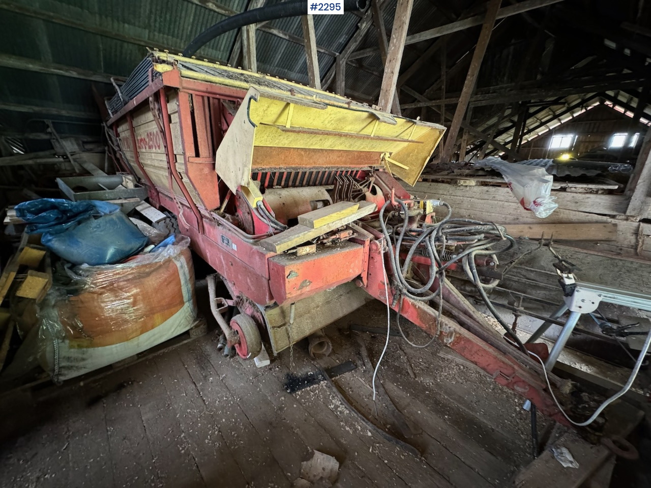 1990 Krone Turbo 2500 Loading trolley - Hooi-/ Voedermachine: afbeelding 2 1990 Krone Turbo 2500 Loading trolley - Hooi-/ Voedermachine: afbeelding 2