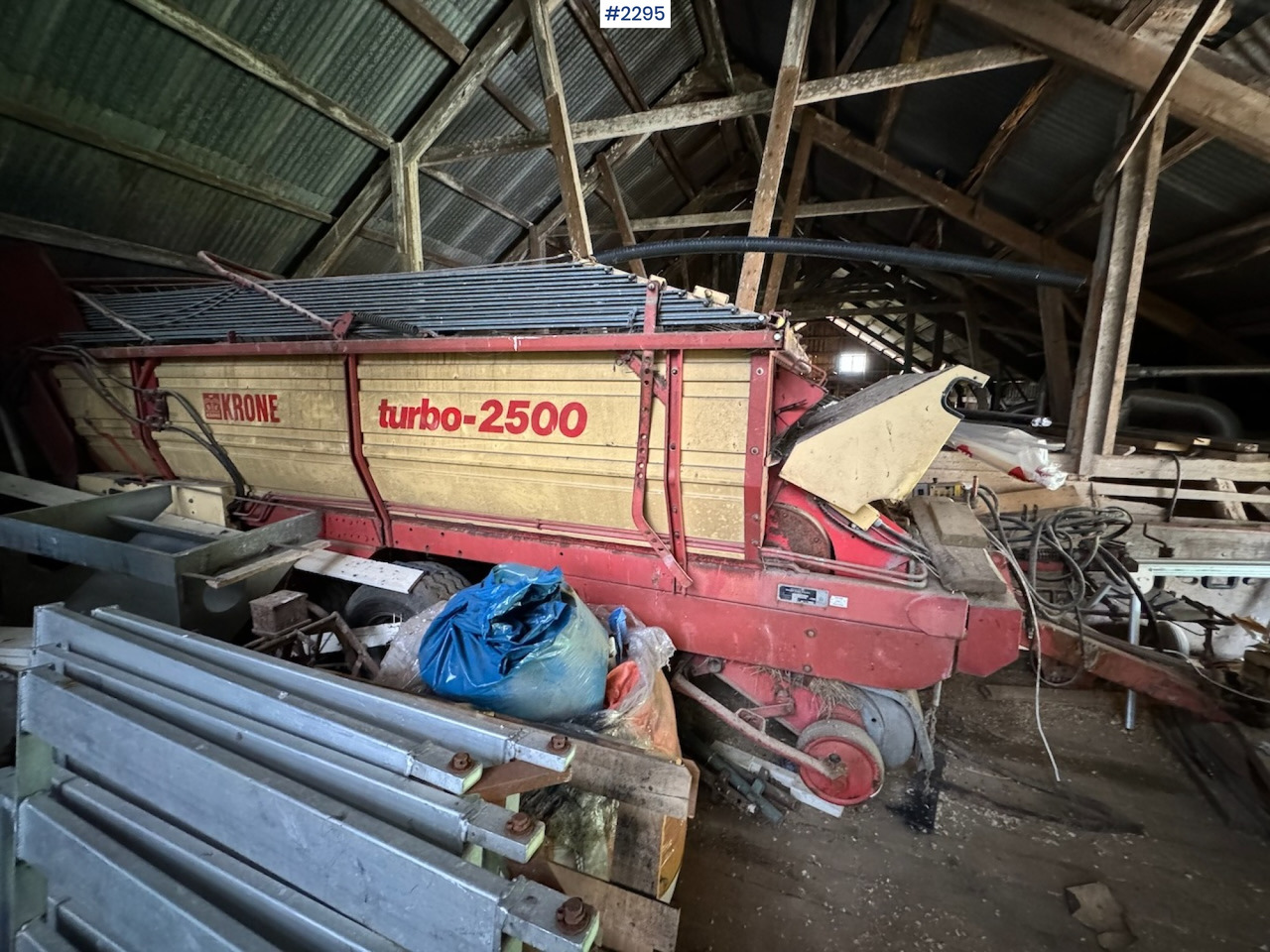 1990 Krone Turbo 2500 Loading trolley - Hooi-/ Voedermachine: afbeelding 1 1990 Krone Turbo 2500 Loading trolley - Hooi-/ Voedermachine: afbeelding 1
