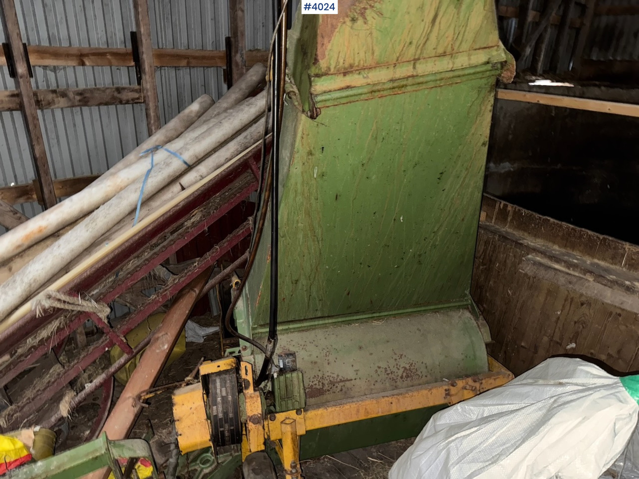 1994 Serigstad 35 harvester with tractor part - Hooi-/ Voedermachine: afbeelding 3 1994 Serigstad 35 harvester with tractor part - Hooi-/ Voedermachine: afbeelding 3