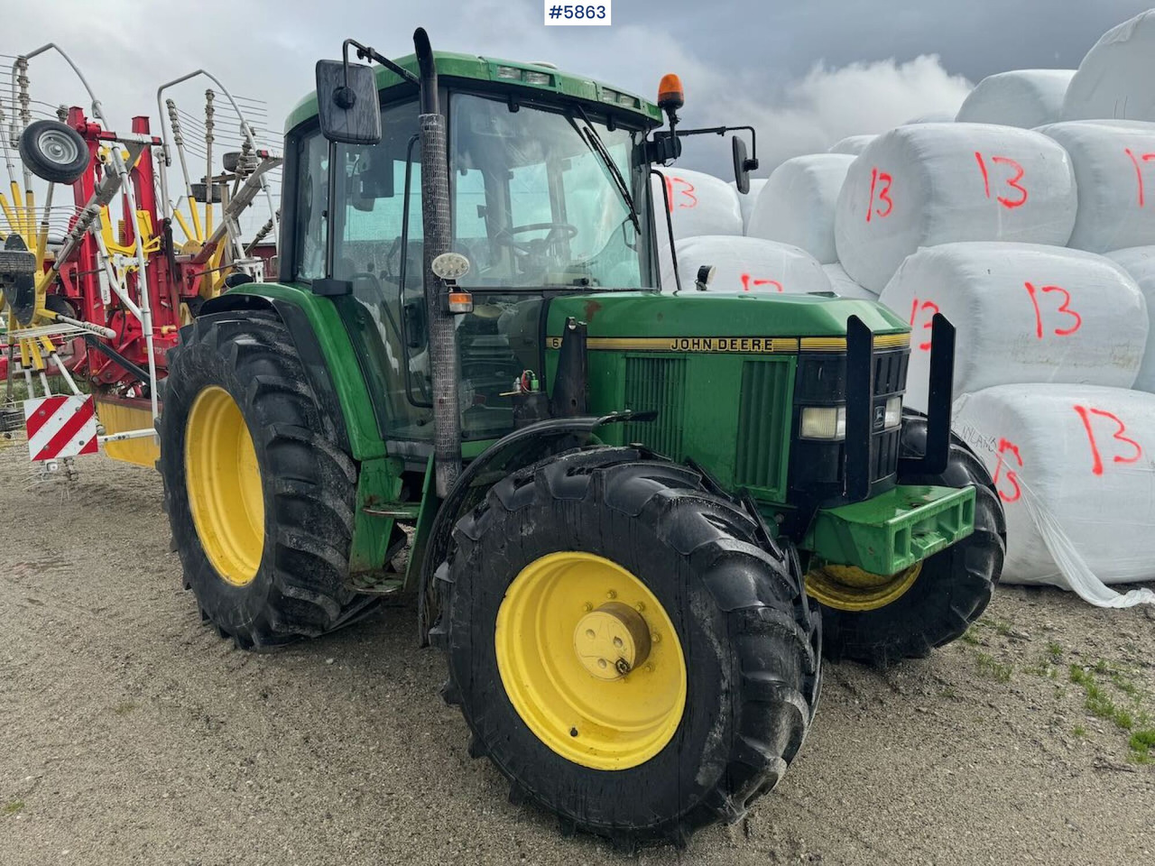 1996 John Deere 6400 4x4 w/ front loader. - Tractor: afbeelding 1 1996 John Deere 6400 4x4 w/ front loader. - Tractor: afbeelding 1