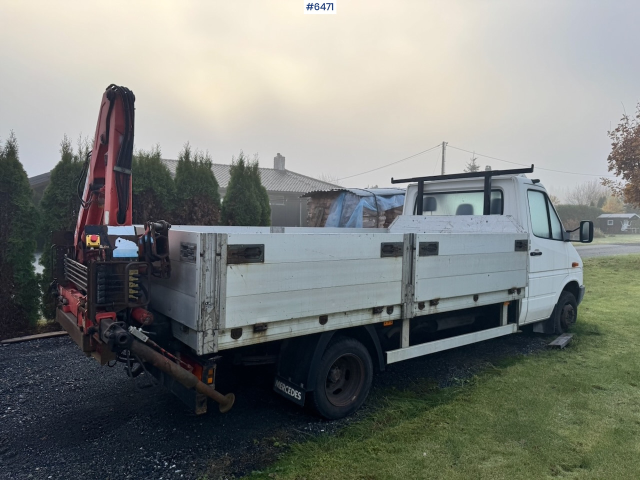 1996 Mercedes 412D Flatbed truck w/ Rear-mounted crane. - Bestelwagen open laadbak: afbeelding 5 1996 Mercedes 412D Flatbed truck w/ Rear-mounted crane. - Bestelwagen open laadbak: afbeelding 5