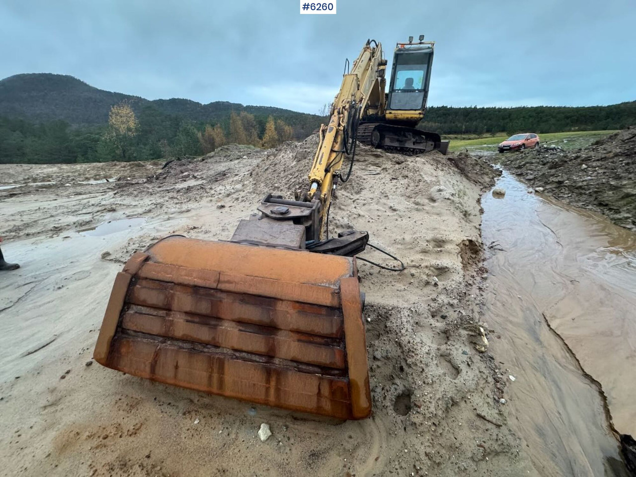 1998 Komatsu PC130-6K with Grading Bucket and Digging Bucket! - Graafmachine: afbeelding 4 1998 Komatsu PC130-6K with Grading Bucket and Digging Bucket! - Graafmachine: afbeelding 4