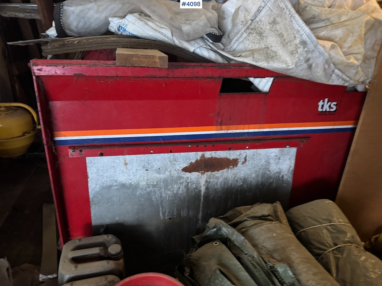 1998 TKS R-150 round bale spreader - Hooi-/ Voedermachine: afbeelding 4 1998 TKS R-150 round bale spreader - Hooi-/ Voedermachine: afbeelding 4