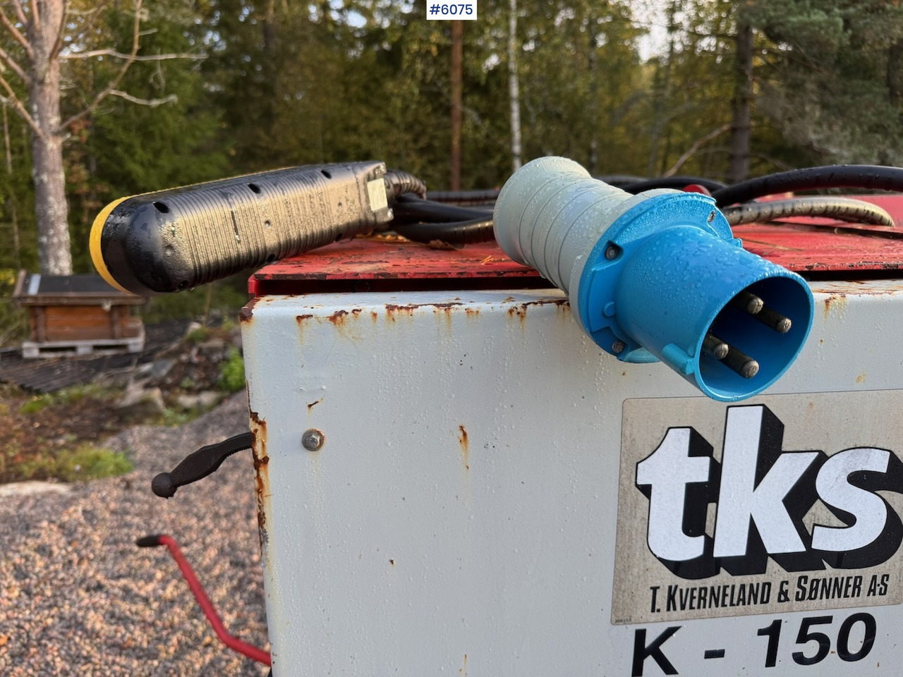 Hooi-/ Voedermachine 2000 TKS K-150 Round bale cutter with wheel drive.: afbeelding 8 Hooi-/ Voedermachine 2000 TKS K-150 Round bale cutter with wheel drive.: afbeelding 8