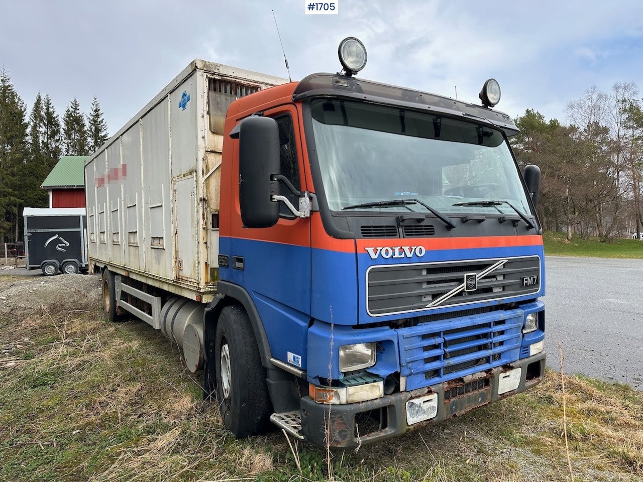 2000 Volvo 250 4x2 reparasjonsobjekt - Bakwagen: afbeelding 1 2000 Volvo 250 4x2 reparasjonsobjekt - Bakwagen: afbeelding 1