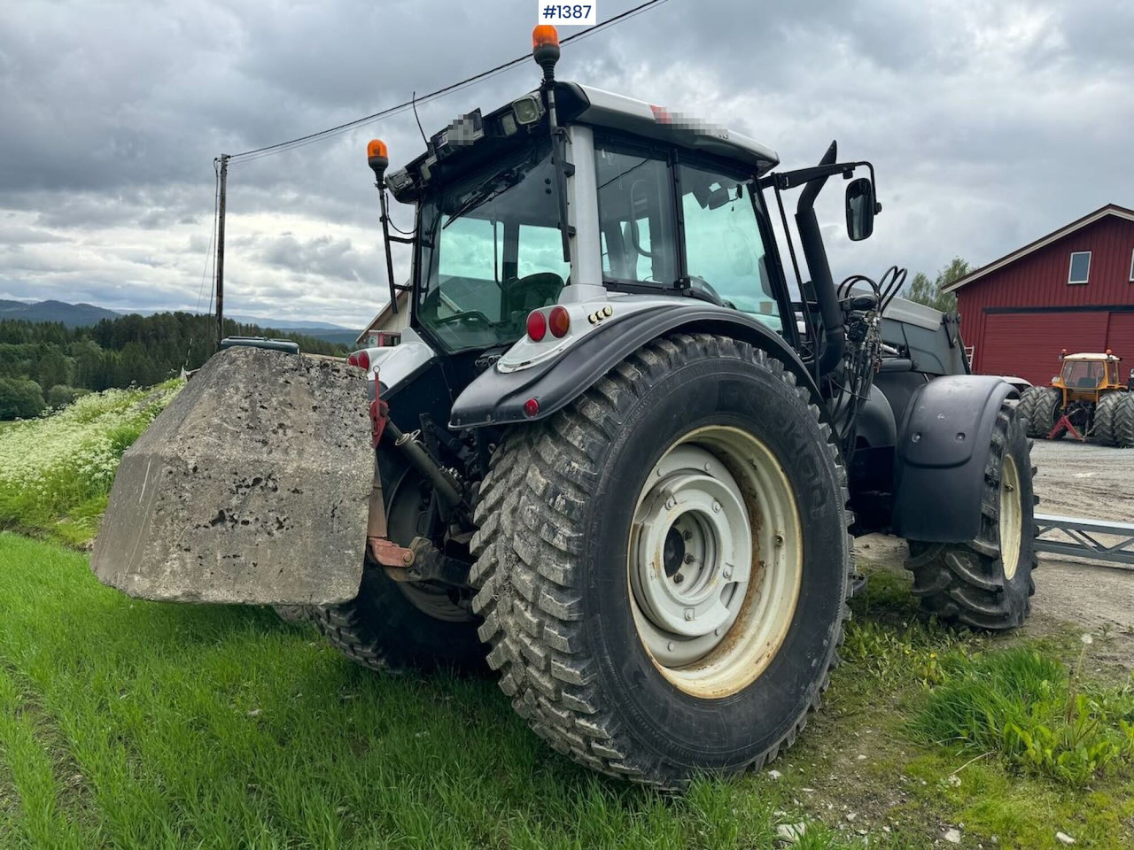 2007 Valtra T190 4x4 Tractor w/ bucket - Tractor: afbeelding 3 2007 Valtra T190 4x4 Tractor w/ bucket - Tractor: afbeelding 3