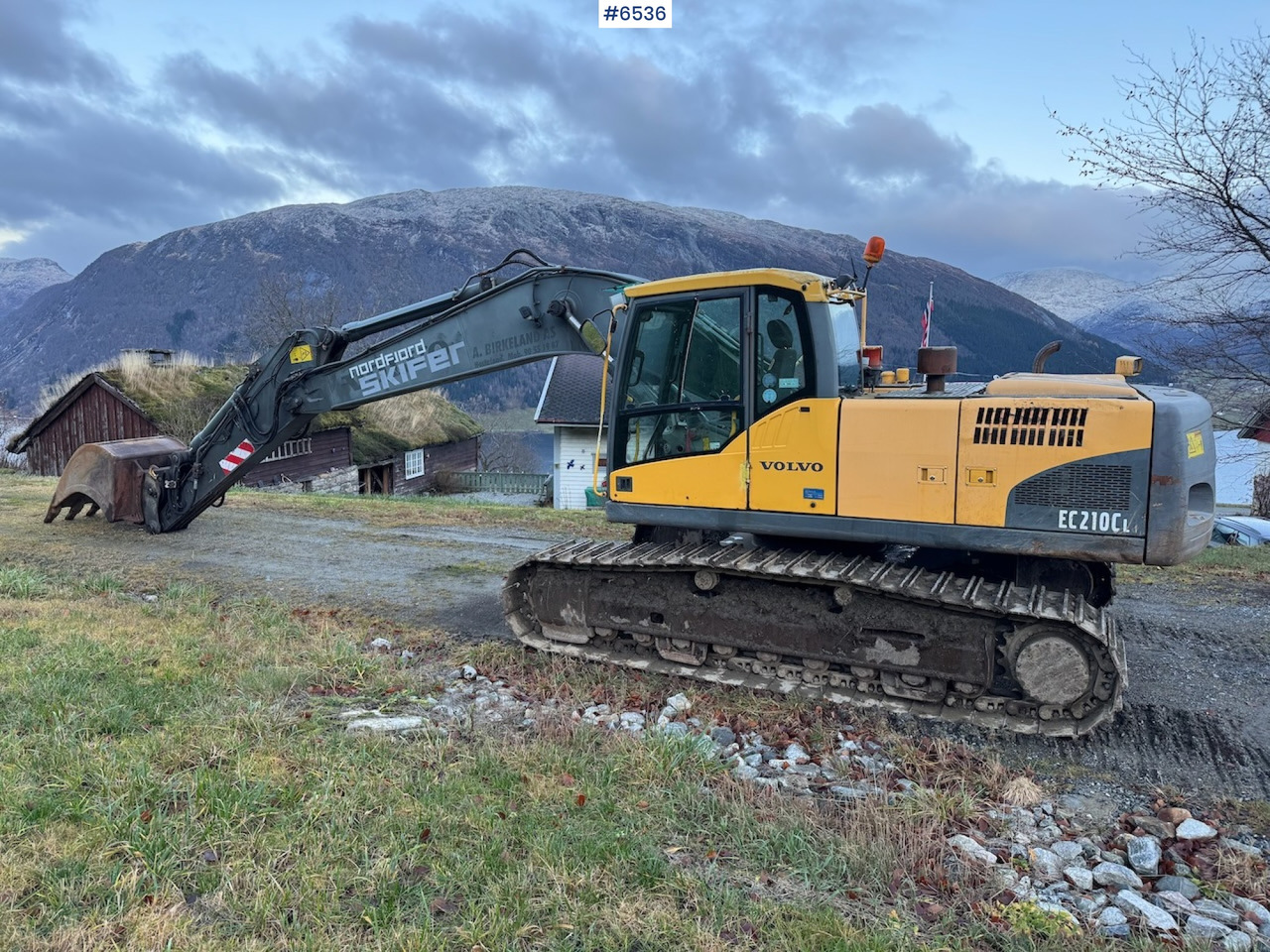 2007 Volvo EC 210 CL w/ excavator bucket and good chassis. - Graafmachine: afbeelding 2 2007 Volvo EC 210 CL w/ excavator bucket and good chassis. - Graafmachine: afbeelding 2