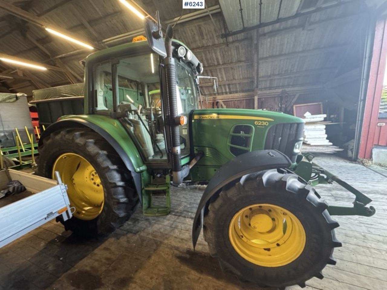2008 John Deere 6230 Premium (114 hp) – Only 2,402 hours! - Tractor: afbeelding 1 2008 John Deere 6230 Premium (114 hp) – Only 2,402 hours! - Tractor: afbeelding 1