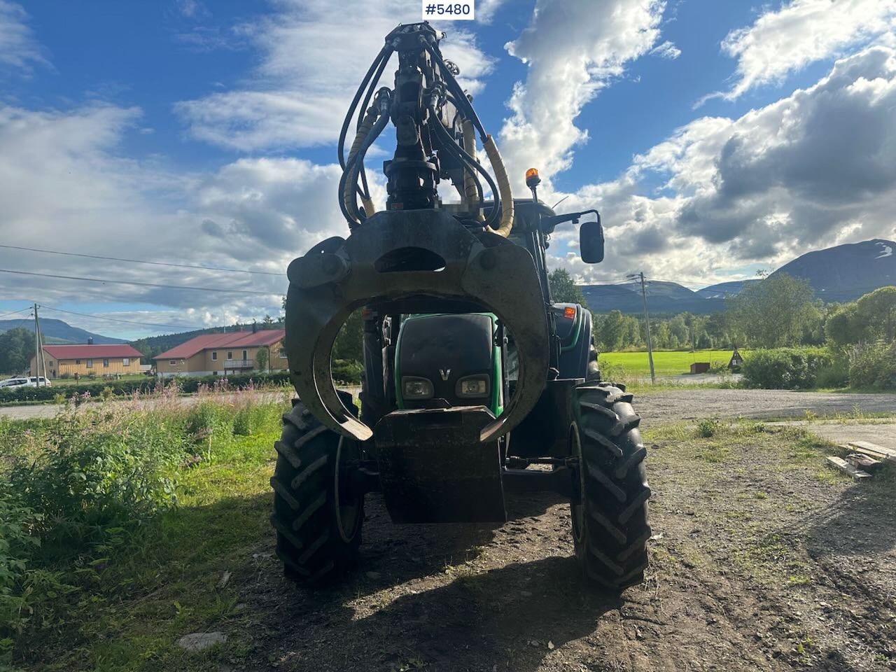 2008 Valta N101 4x4 tractor w/ Cranab FC53 crane. WATCH VIDEO. - Tractor: afbeelding 3 2008 Valta N101 4x4 tractor w/ Cranab FC53 crane. WATCH VIDEO. - Tractor: afbeelding 3