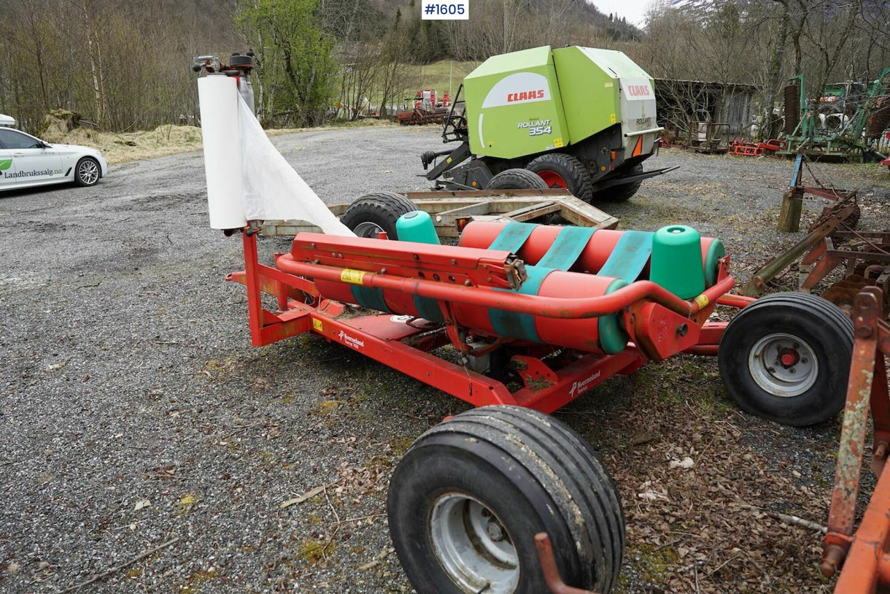 2009 Kverneland Taarup 7420 Round bale packs - Hooi-/ Voedermachine: afbeelding 3 2009 Kverneland Taarup 7420 Round bale packs - Hooi-/ Voedermachine: afbeelding 3