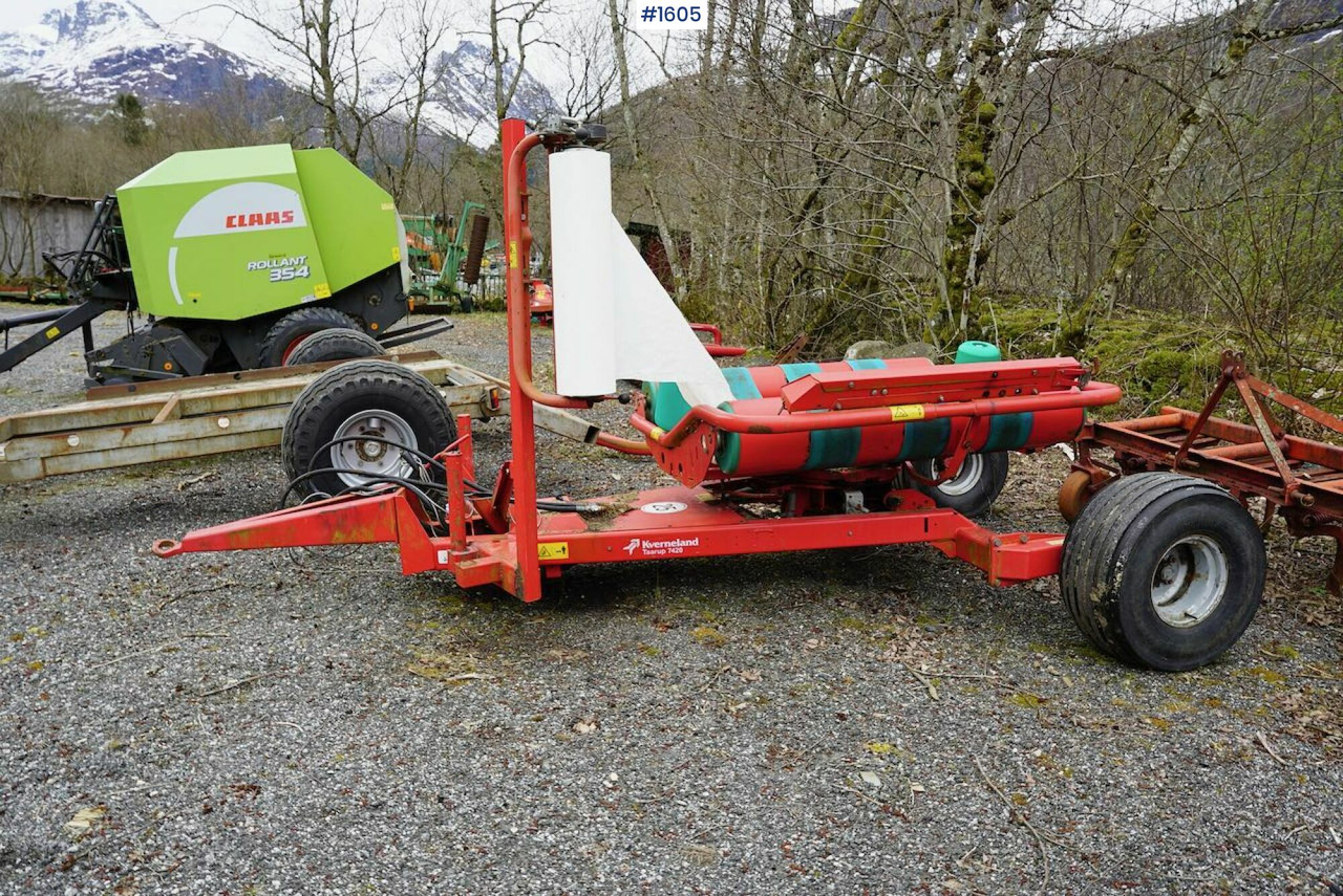 2009 Kverneland Taarup 7420 Round bale packs - Hooi-/ Voedermachine: afbeelding 2 2009 Kverneland Taarup 7420 Round bale packs - Hooi-/ Voedermachine: afbeelding 2