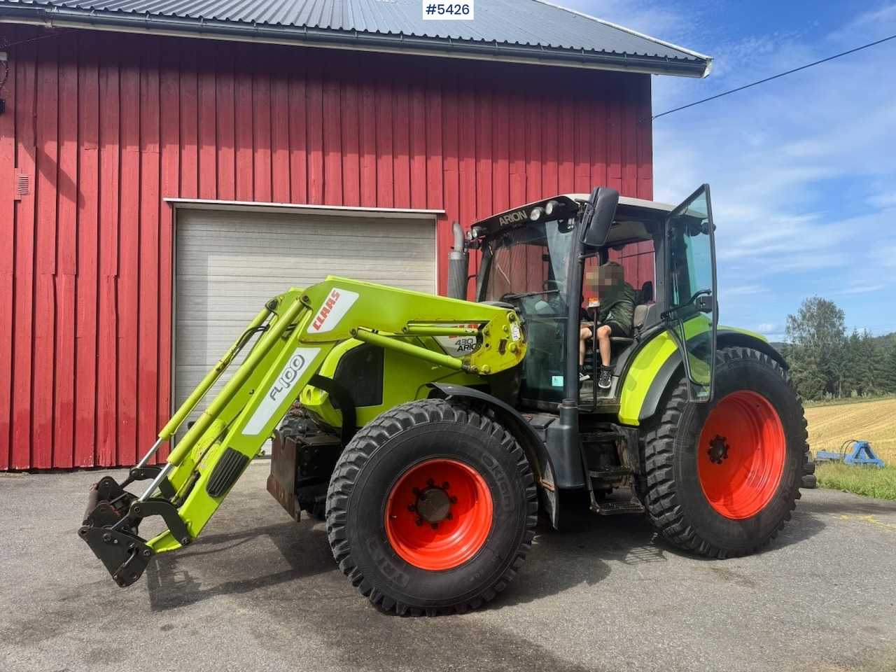 2011 Claas Arion 430 w/ Front loader and Plough. 3210 hours! - Tractor: afbeelding 2 2011 Claas Arion 430 w/ Front loader and Plough. 3210 hours! - Tractor: afbeelding 2