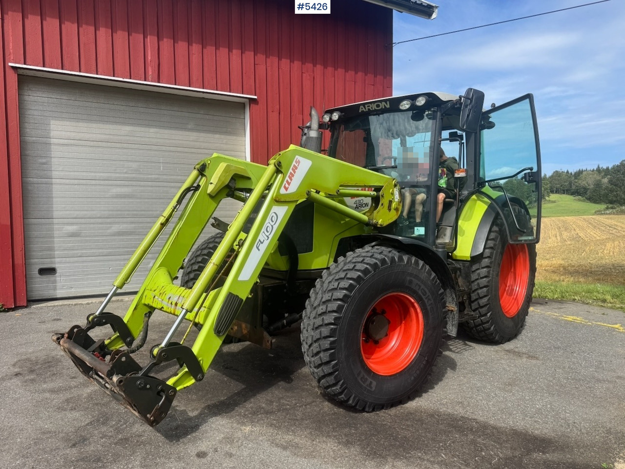 2011 Claas Arion 430 w/ Front loader and Plough. 3210 hours! - Tractor: afbeelding 1 2011 Claas Arion 430 w/ Front loader and Plough. 3210 hours! - Tractor: afbeelding 1